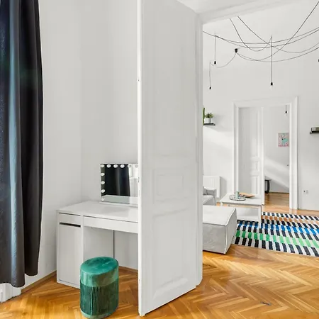 Free Garage, Balcony, Bright 3br, Ac, Pets Welcome - Frk13 * Budapest