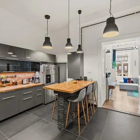 Apartman Free Garage, Balcony, Bright 3br, Ac, Pets Welcome - Frk13 *
