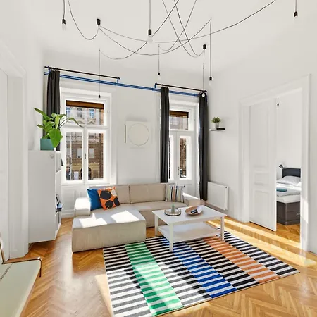 Free Garage, Balcony, Bright 3br, Ac, Pets Welcome - Frk13 Appartamento