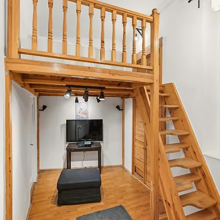 Free Garage, Balcony, Bright 3br, Ac, Pets Welcome - Frk13