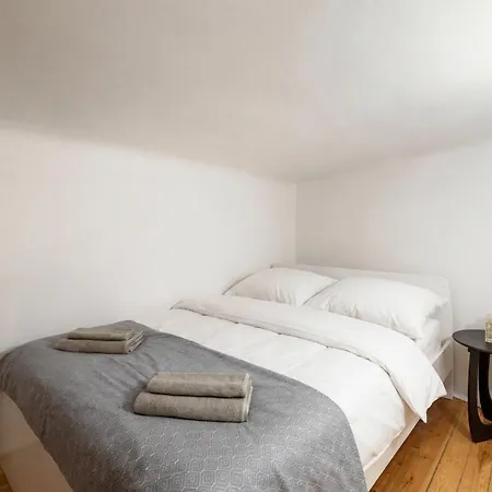 Free Garage, Balcony, Bright 3br, Ac, Pets Welcome - Frk13